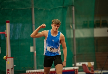 Michal Rada v juniorském českém rekordu na 60 m překážek.