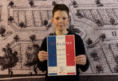 První místo v konverzační soutěži ve francouzském jazyce