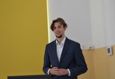 Studenti obhajovali své seminární práce
