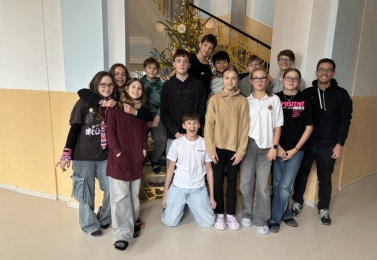 SEKUNDA POKRAČUJE V TRADICI ZDOBENÍ VÁNOČNÍHO STROMU